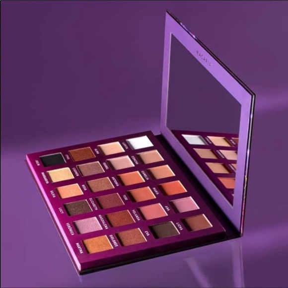 24-Shade Eyeshadow Palette - Picture 4 of 10